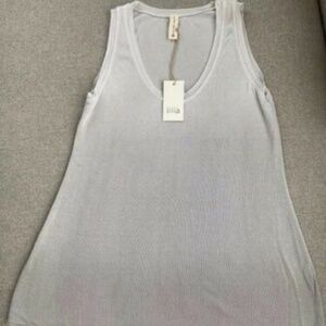 illia Tank - Cement Fading to Gray